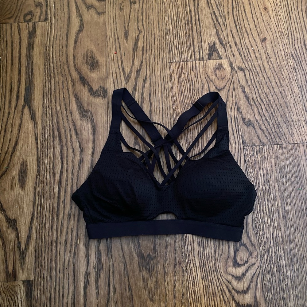 Women’s VSX SPORT sports bra.